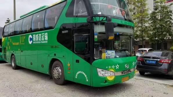 大巴车